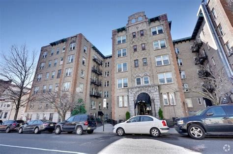 Hampton, NJ cat friendly apartments for rent .